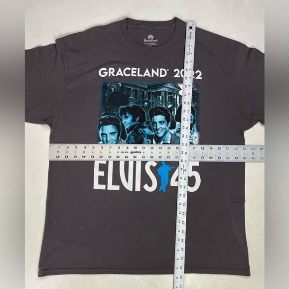 Elvis 45 Graceland 2022 Graphic T-shirt Men XL Gray Short Sleeve Music - Picture 5 of 5